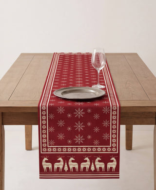 Camino de Mesa Red Scandinavian Christmas
