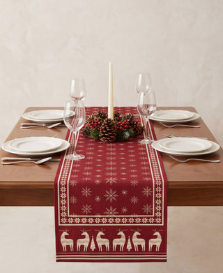 Camino de Mesa Red Scandinavian Christmas