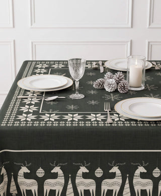 Mantel Green Scandinavian Christmas