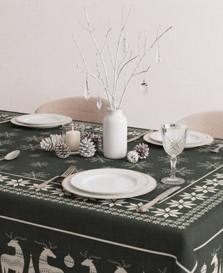 Mantel Green Scandinavian Christmas