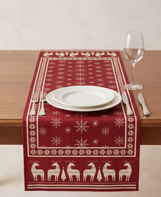 Camino de Mesa Red Scandinavian Christmas