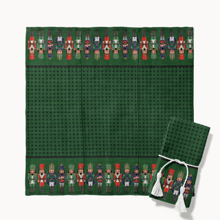 Green Nutcrackers Servilleta